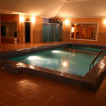 Hotel Continent *