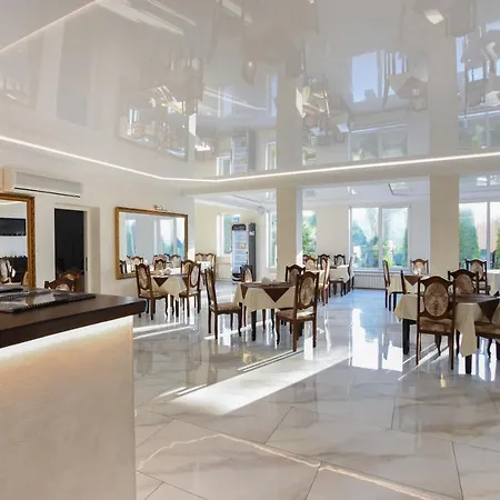 Continent Hotel *