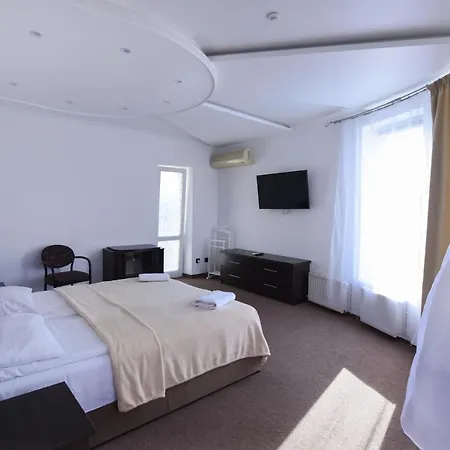 Hotel Continent *
